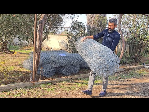 اخيرا شتريت سياج للمزرعه والثعلب كان عم يتفرج ويتحسر 