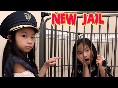 Pretend Play Police Kaycee Escape NEW Jail
