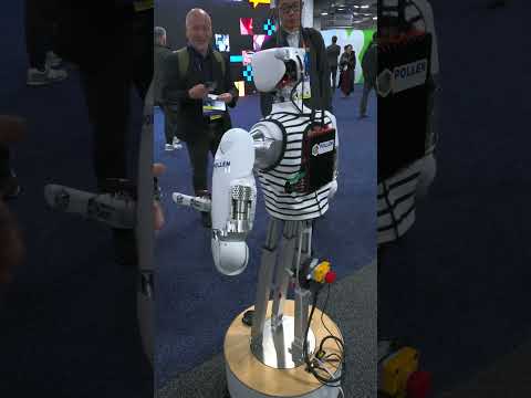 Quest VR Headset Powers INSANE Robot!