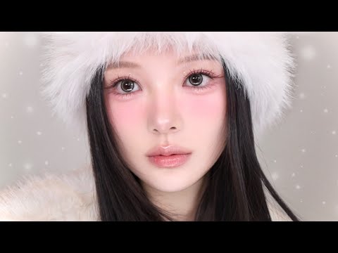 Snowy day...🤍 How about some makeup for a sleepy day? ☃️ Pretty Sapporo travel photos, even if yo...