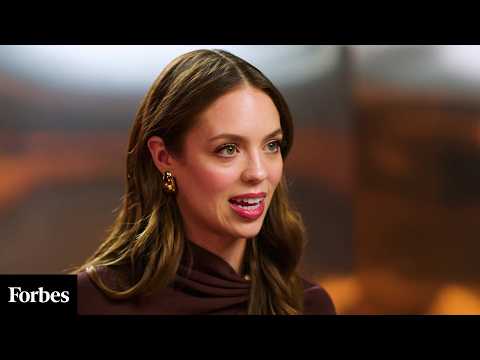 Claudia Sulewski Talks Entrepreneurship, YouTube's Early Years And The 'Biggest Risk' Of Her Life