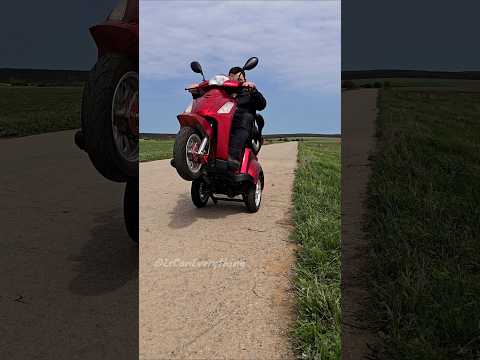 Beastly Electric Rickshaw😂