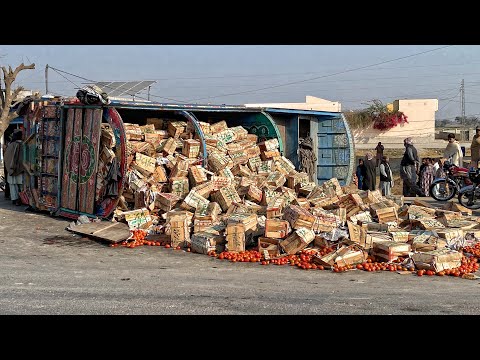 Pakistani Truck Dangerous accident with school van due to broken Tie rad and cause of horrible death