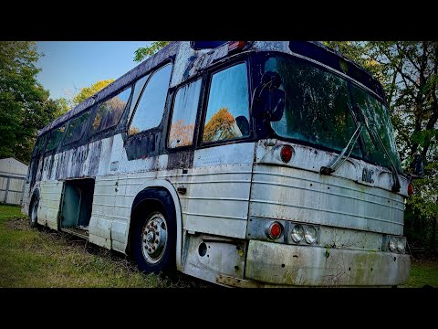 Bus Rescue Sitting 20yrs Day 2 - Cabover Road Trip