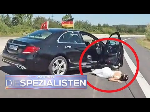 Braut fällt mitten auf der Autobahn aus dem Auto! | Die Spezialisten | SAT.1
