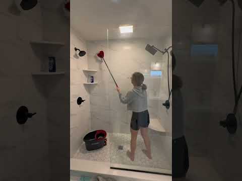 Cleaning Routine for busy moms: Assign a theme to each day ✨#cleantok #cleanwithme #cleaning