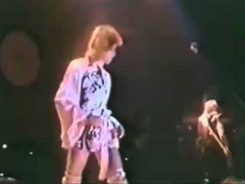 David Bowie backstage Interview 1973