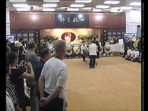 劉家良出殯日遺孀翁靜晶發言及大殮7 24