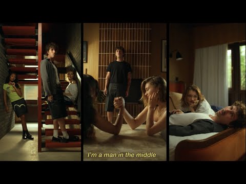 Arthur Hill - Man In The Middle (Lyric Video)