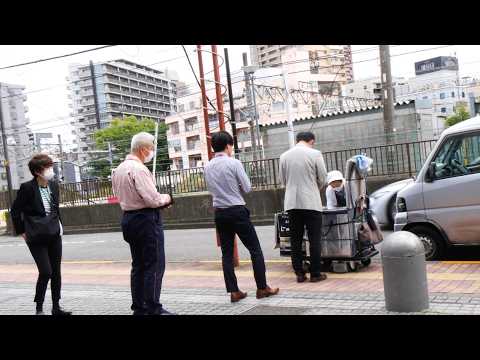 弁当激戦区で一時間で完売！８２歳スーパーおばあちゃんが売る行列弁当