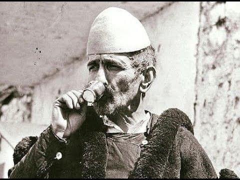 Voyage - Si u lindën 12 fiset shqiptare?