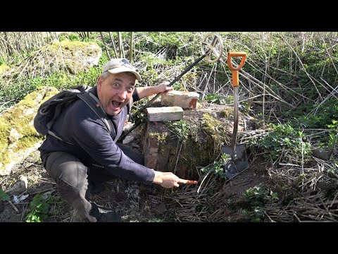 I FOUND a yellow RING in the MUD, I wiped the STONE and was amazed!!!