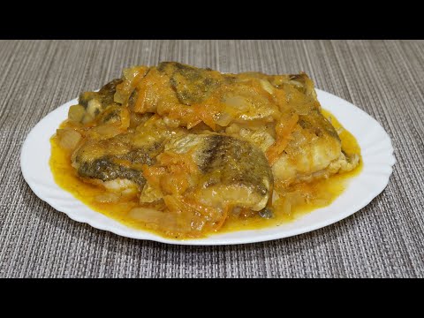 Риба на Сковороді, Риба Тушена з Морквою і Цибулею, риба тушена з овочами, як готувати рибу хек