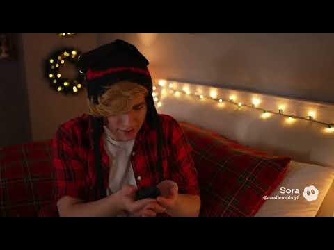 Caylus pretends to be Santa