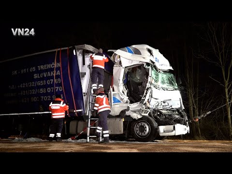 VN24 - Serious truck accident in front of road construction site - detailed recovery work