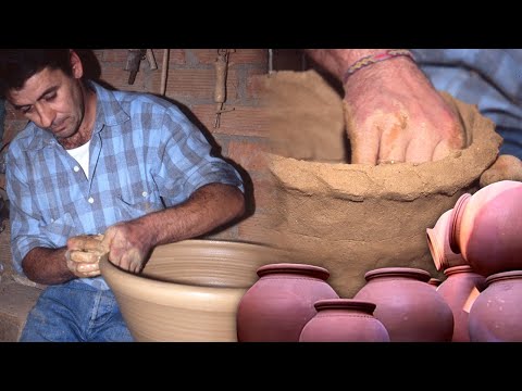 TINAJAS artesanas. Cocción tradicional del barro en horno de leña | Oficios Perdidos | Documental