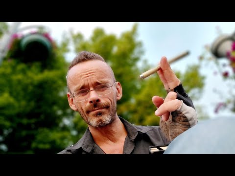 Drawing with a liner. I tell and show how to make beautiful in a simple way. Eduard Kichigin