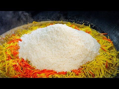 【中国新疆美食攻略】这饭一天卖一吨，好吃到我原地晕碳。