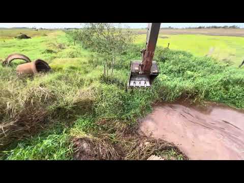 LIMPANDO VALETÃO BEM SUJO 🛑 Escavadeira hidráulica op iago