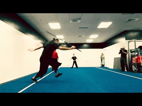 全國武術錦標賽前,最後一次練習于承惠大師雙手劍法。