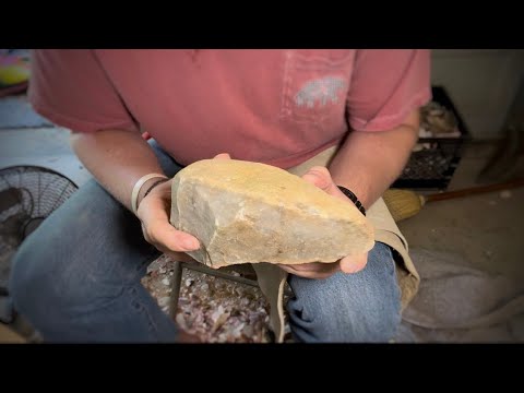 20-Minute CLOVIS Challenge! Flint-Knapping a Tallahatta Quartzite Arrowhead!