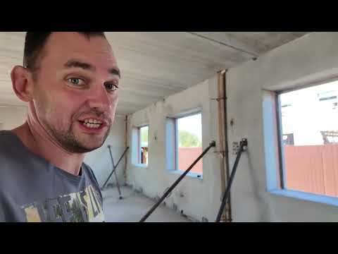 We look at a house made of factory-made three-layer reinforced concrete panels