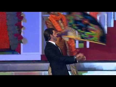 Zee Cine Awards 2011- SRK learns Hrithik how he should treat his wife Sussanne Roshan