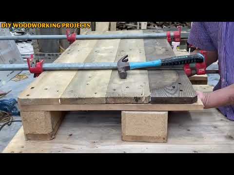 Ideas To Reuse Wooden Pallets Effectively // How To Easily Make A Desk From Wooden Pallets