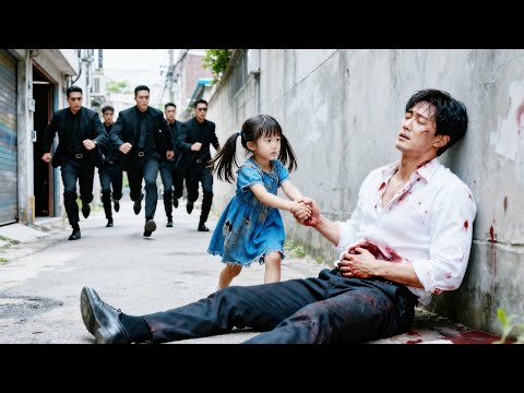 💔Poor 6yo girl saves injured man,unaware he's a CEO,was taken home to spoiled#chinesedrama