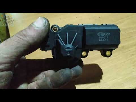 Replacing the idle air control valve on a VW Passat B4 1.8 with single injection