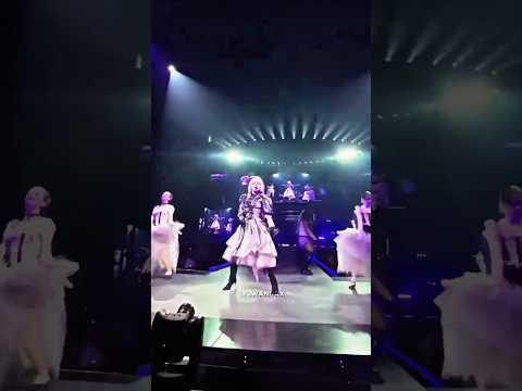 Emma Myers & Evie Templeton Surprised Fans at Lady Gaga’s Concert! 🔥🎤