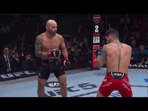 ILIA TOPURIA vs ALEXANDER VOLKANOVSKI. FINAL CAMPEONATO DEL MUNDO UFC