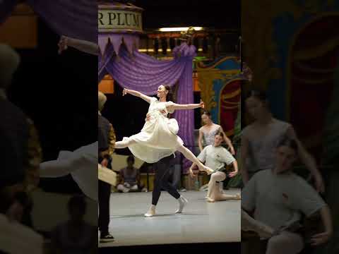 Nutcracker: Chloe Keneally and Rodrigo Pinto | English National Ballet