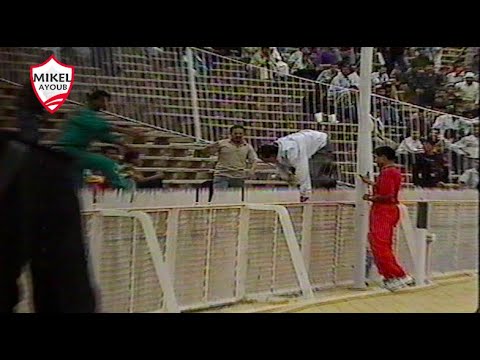 الأهلي 1 - 2 الاسماعيلي .. مشجع أهلاوي يقتحم الملعب لهز الشباك موسم 91 - 92 تعليق الكابتن حمادة امام