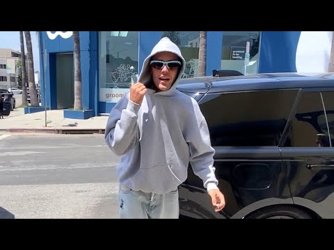 Justin Bieber Tells The Paps To Buzz Off Due To His Anxiety Flare Up