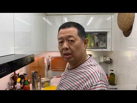 #鮮蝦粉絲煲 #保師傅教做鮮蝦粉絲煲 #今天吃的是咖哩口味 #當然也可以變成沙茶或XO醬或蠔油或上湯口味 #蝦子開背去沙筋 #蝦子和粉絲分開處理 #實在很簡單