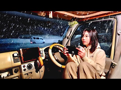 Heavy snow day routine living in a minivan.