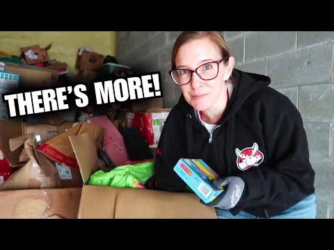 This Abandoned Storage Unit Is PACKED!