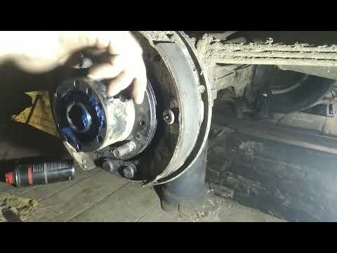 замена и регулировка ступичных подшипников УАЗ. регулировка тормозных колодок УАЗ.