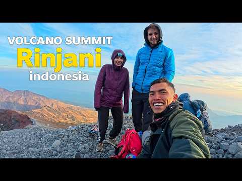 Rinjani Summit at Sunrise β A Hike of a Lifetime