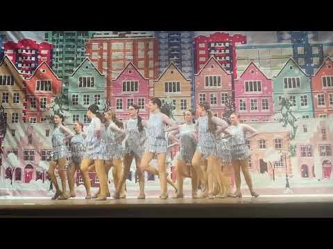 Elf Finale Pink Stars Thursday & Gold Stars