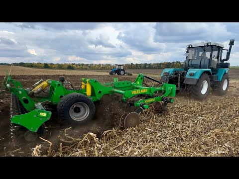 😱HTZ-243k DOES NOT pull‼️3m KRONOS VELES AGRO💪Heavy DISC Harrow on corn 👍John Deere at harvest🌽He...