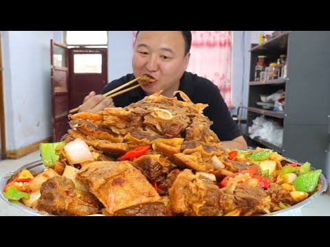 Ah Qiang makes "spicy stir-fried steak", it's spicy, delicious and satisfying!