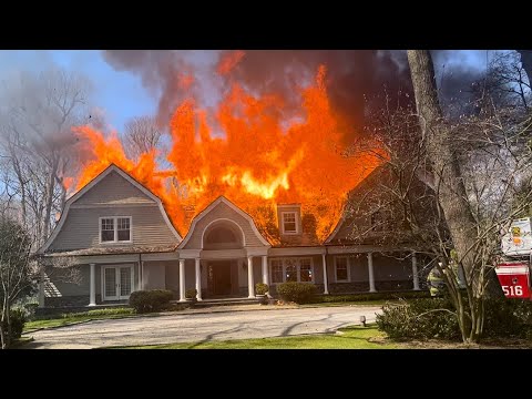 *EARLY ARRIVAL AT FULLY INVOLVED HOUSE FIRE - EAST NORWICH NY