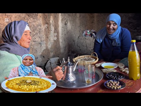 اجواء البادية/ احسن فطور مع العائلة مع اجواء البادية😍وجدات لينا لوبية بتقلية👌كتعطي لعريساتها لخطط🤣😂