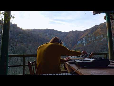 Howl - Chill Electronic Live Session