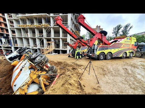 THE MIXER FELL AT A CONSTRUCTION SITE - Lifting a loaded concrete mixer truck weighing 40 tons!