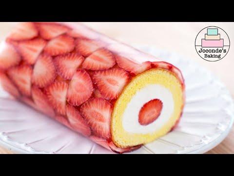 Should roll the Strawberry Roll cake with strawberries.