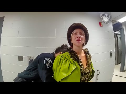 Entitled Karen Asks A Stranger To Pay Her Bill