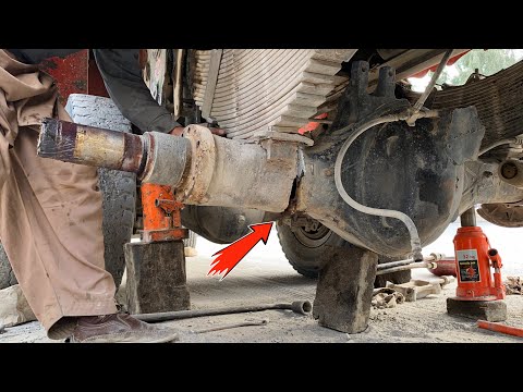 Heavy Duty Truck Axle Broken Due To Overload ON Road || How to Repair Broken Axle of a Truck dumper